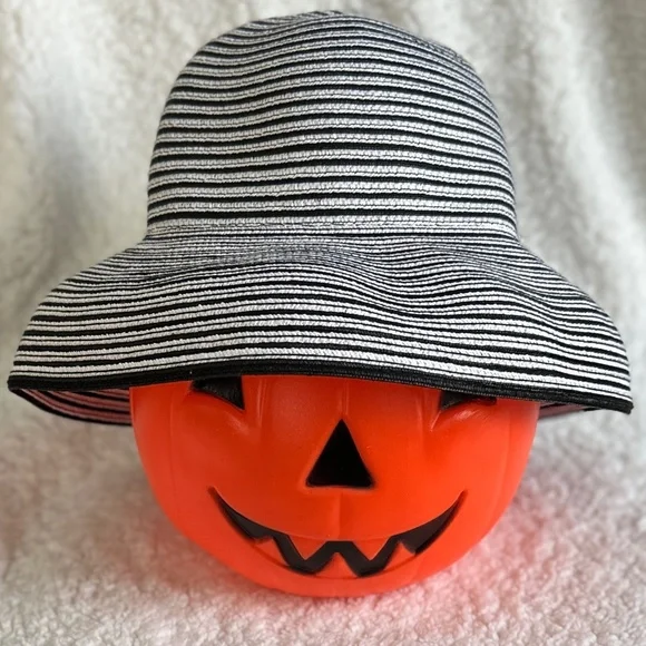 betmar | Accessories | Betmar New York Flip Brim Bowler Sun  display picture 1